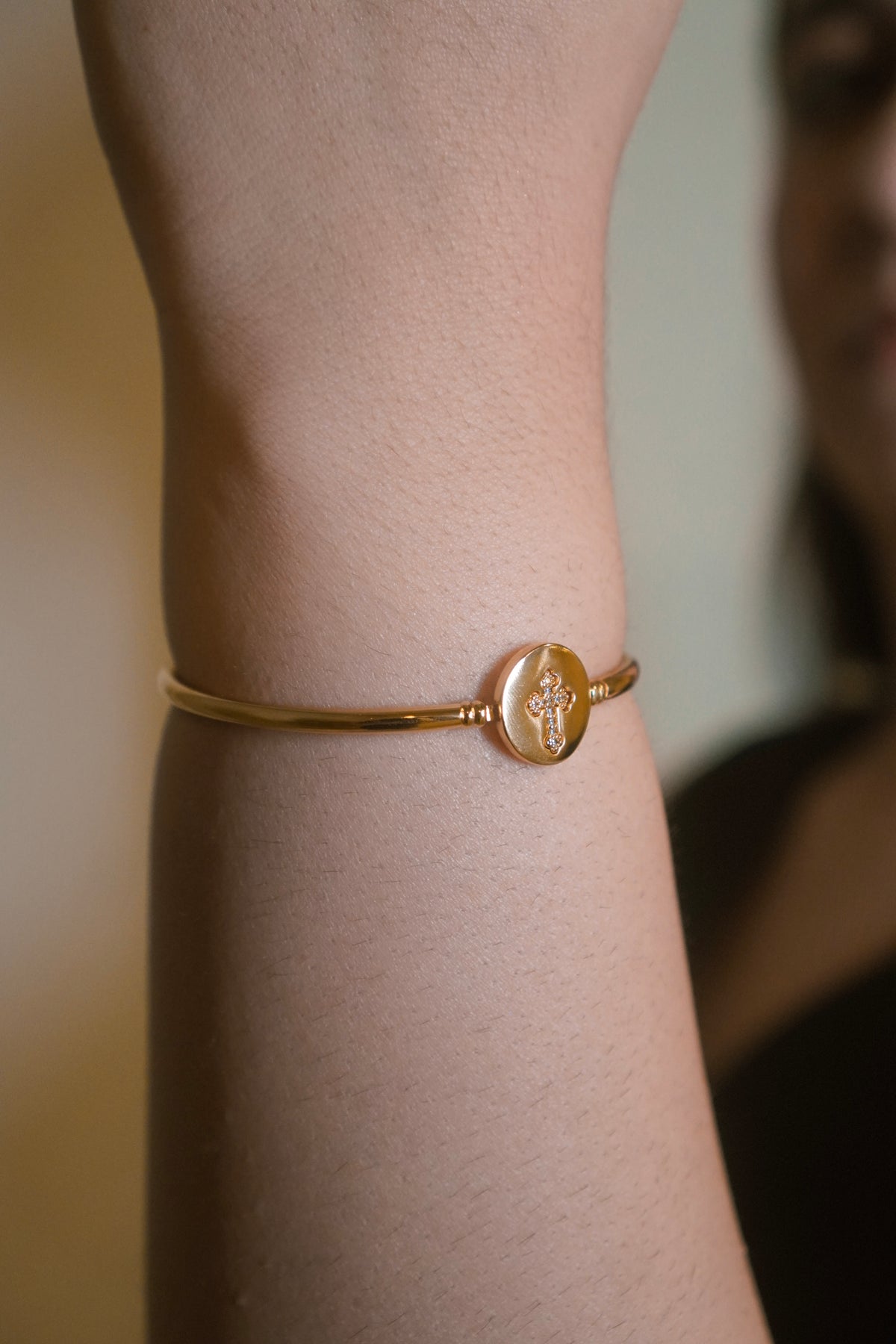 Pulseira Cross - Banho em Ouro